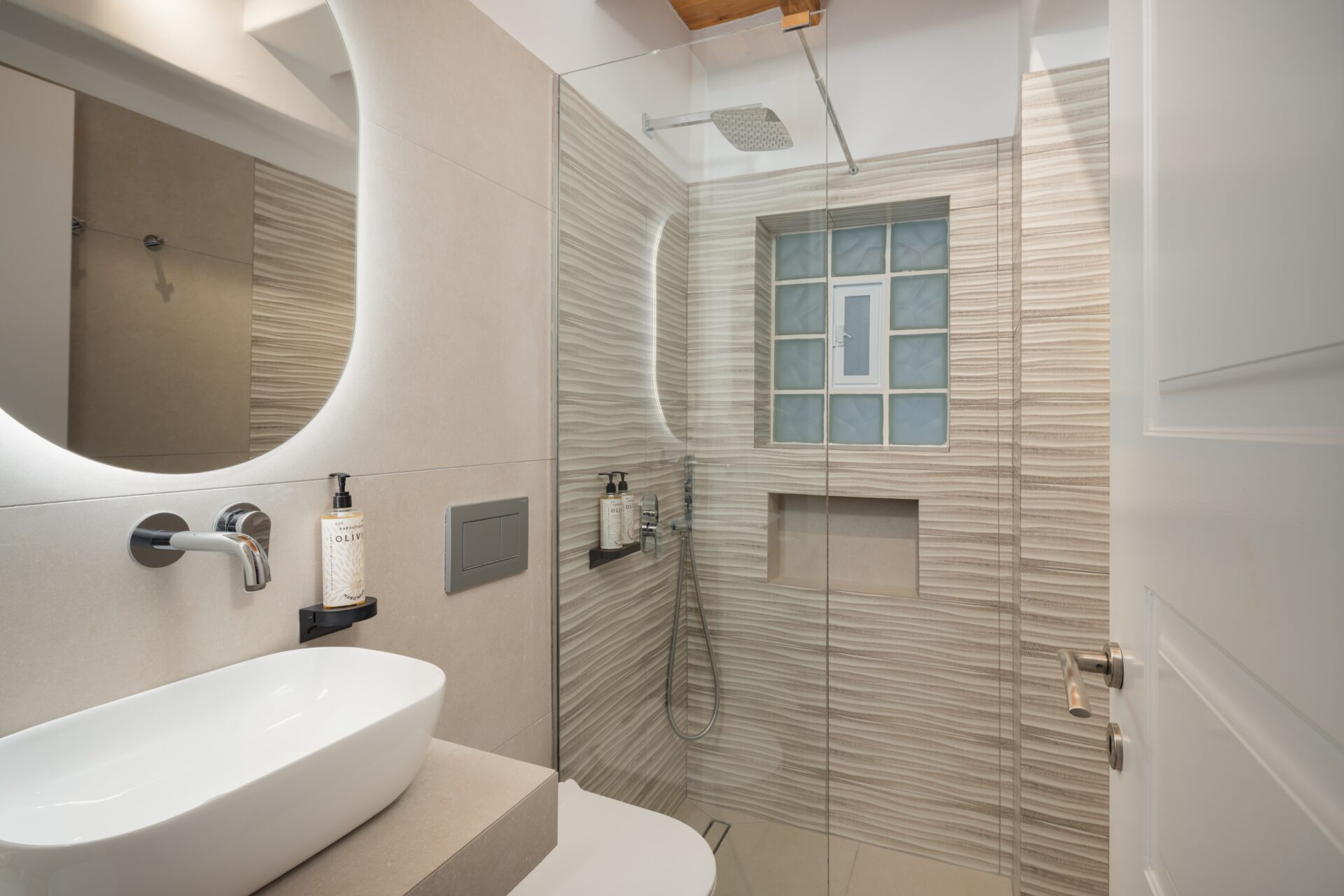 First Floor Mountain View Apartment Bath After